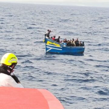 patera sept26 3 millas la gracios Salvamento Marítimo rescata a 38 personas de una patera localizada frente a La Graciosa