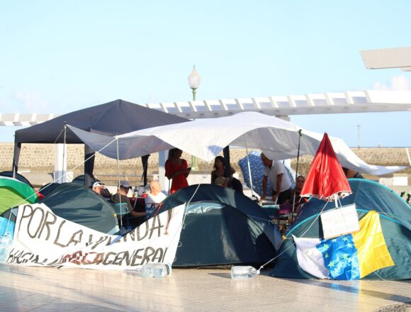 Asamblea vivienda lanzarote La Asamblea por la Vivienda de Lanzarote anuncia que mantendrá la protesta y reclama que se respete el derecho de reunión