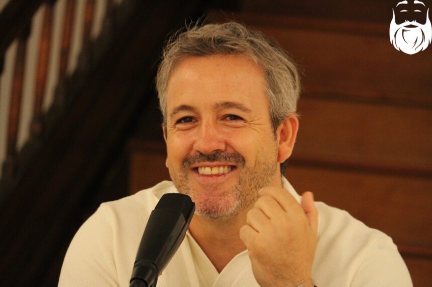 La biblioteca de los escritores muertos by Miguel Aguerralde (2) Miguel Aguerralde abre las puertas de una biblioteca muy especial para acercar los clásicos a jóvenes lectores